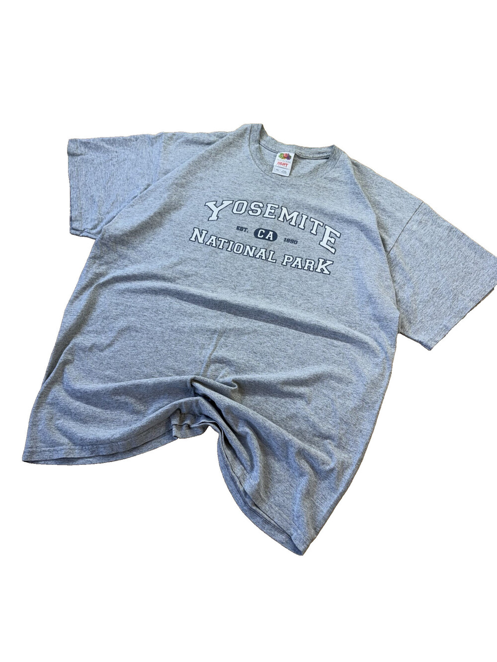 Vintage Y2K Yosemite National Park T-Shirt Fruit of the Loom Boxy Grey 2XL
